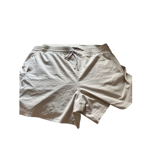 Pacific Trail Tan Athletic Shorts Relaxed Fit - Picture 1 of 3